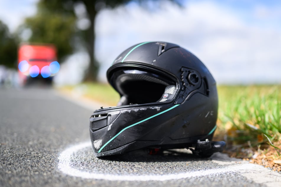 Beide Motorradfahrer haben sich bei dem Unfall schwer verletzt. (Symbolfoto)