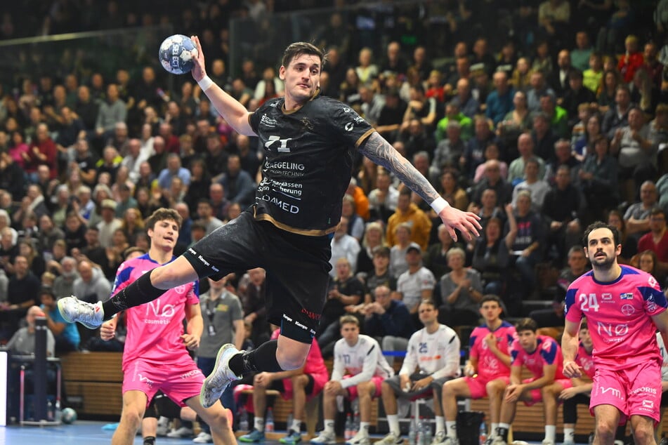 Für Oliver Seidler (26) geht am Freitag ein kleiner Traum in Erfüllung. Es geht im Test gegen den SC Magdeburg.