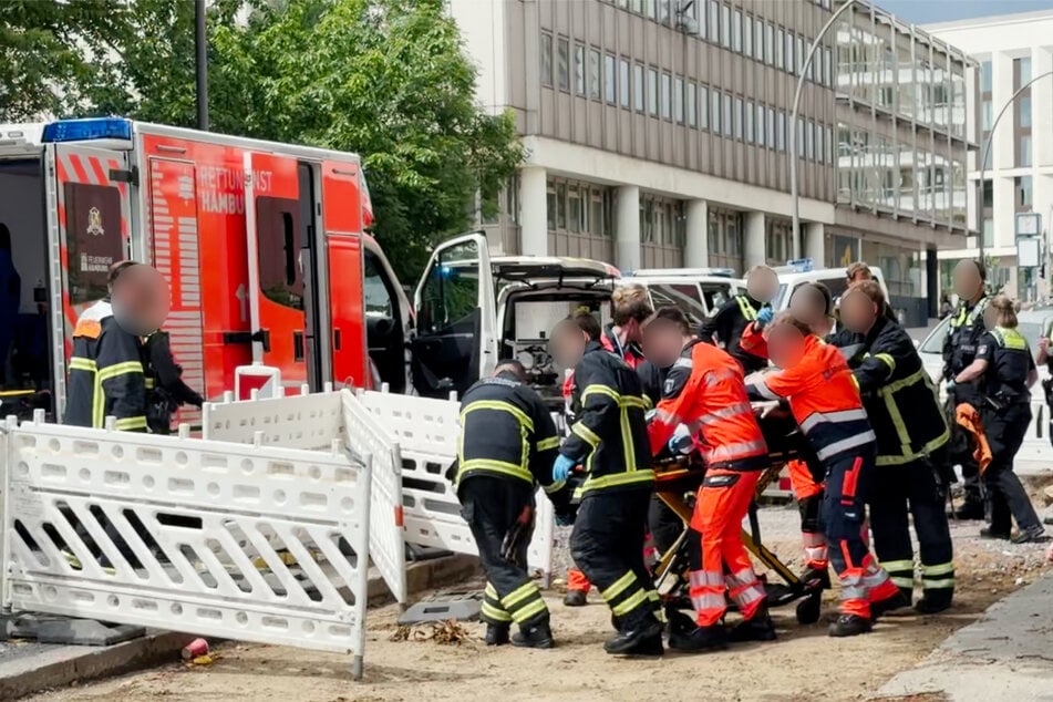 Messerattacke: Messerattacke in Hamburg: Mutmaßlicher Täter flüchtet