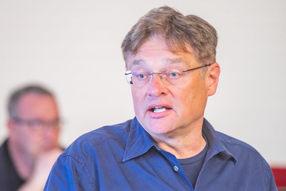 Fraktions-Chef Holger Zastrow (57, Team Zastrow).
