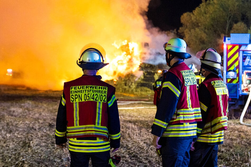 Die Feuerwehr löschte in Werben (Spree-Neiße) unter erschwerten Bedingungen.