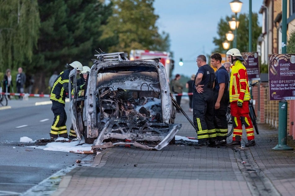 Die Einsatzkräfte löschten das Feuer.