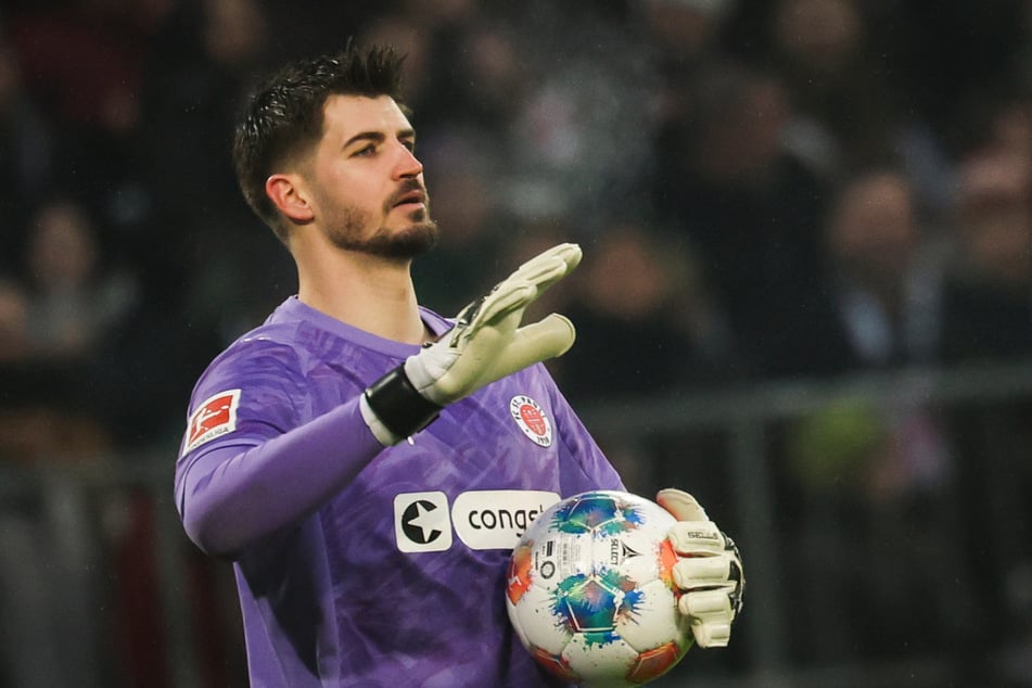 Vasilj leistete sich immer mal wieder einen Fehlpass im Spielaufbau, nicht immer ging es gut.