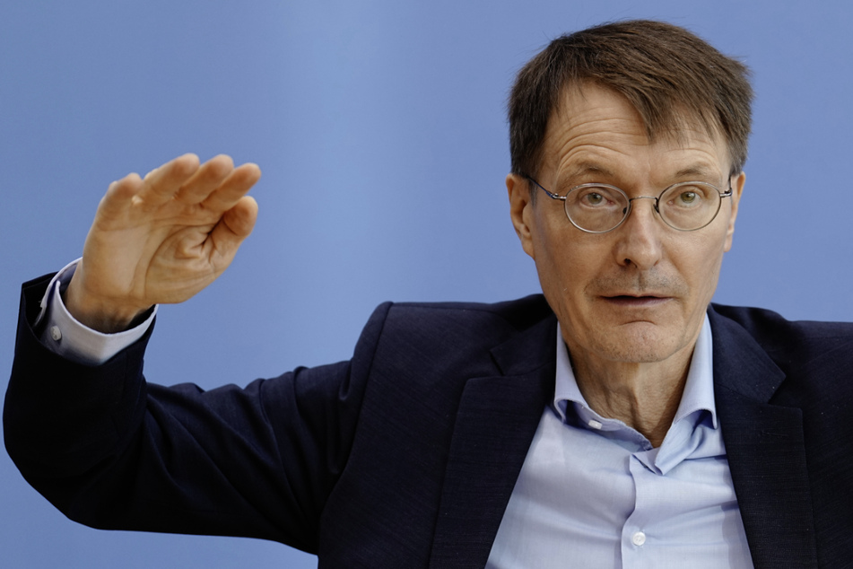 Bundesgesundheitsminister Karl Lauterbach (58, SPD) glaubt, dass noch weitere Maßnahmen notwendig werden können.