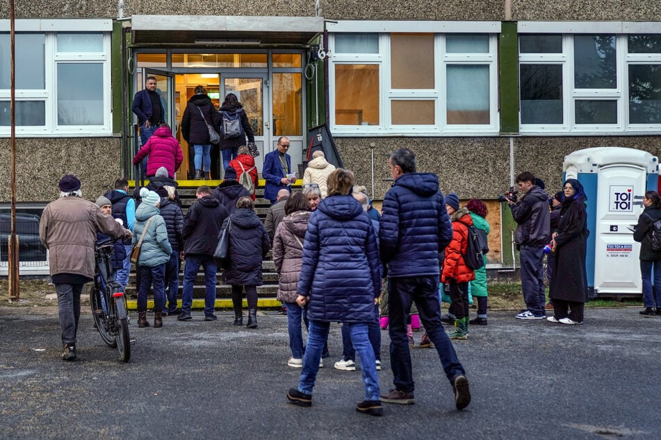 Zahlreiche Dresdner besichtigten am Mittwoch das Heim.