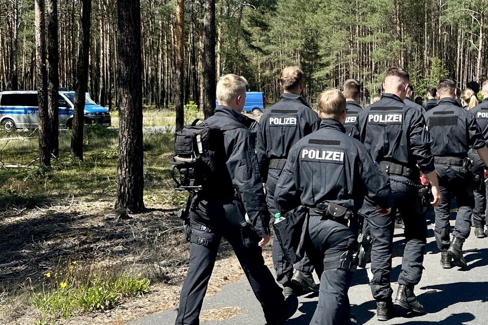 100 Polizeikräfte waren im Einsatz.