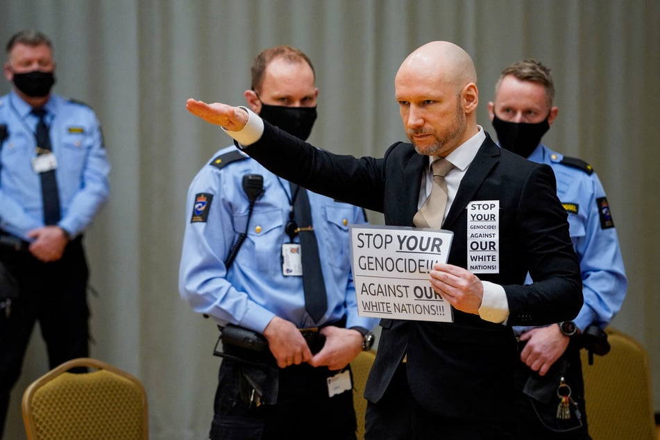 Mit seiner Gesinnung hält Breivik nicht hinterm Berg. Immer wieder verklagt er den norwegischen Staat wegen vermeintlichen Menschenrechts-Verstößen. (Archivbild 2022)