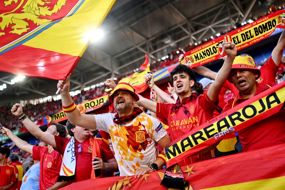 Wollen am Sonntag in Köln den nächsten Sieg bei der EM feiern: die Fans der spanischen Nationalmannschaft.