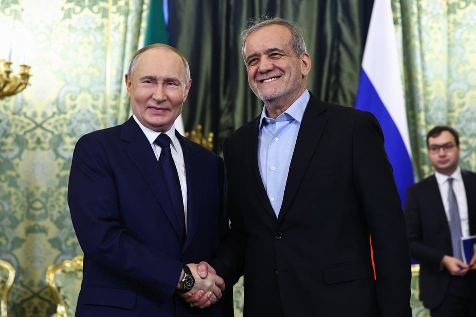 Putin condemns Israeli strikes on Iran, offers to mediate