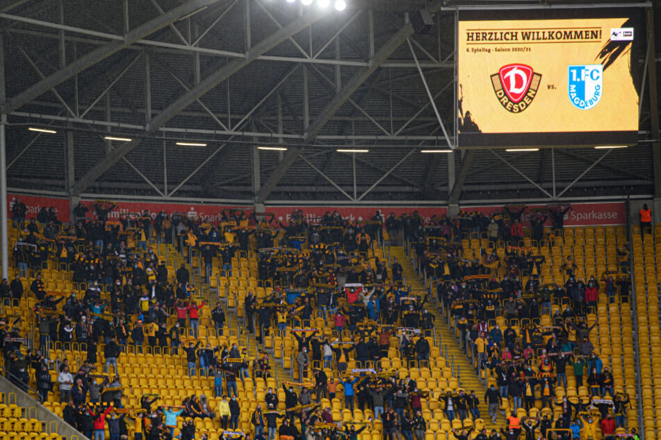 Nur 999 Fans durften bei Dynamos Heimspiel gegen den 1. FC Magdeburg ins Rudolf-Harbig-Stadion.