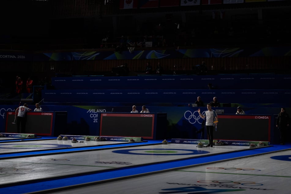 Olympia 2026: Panne zum Start der Spiele! Curling-Vorrunde unterbrochen