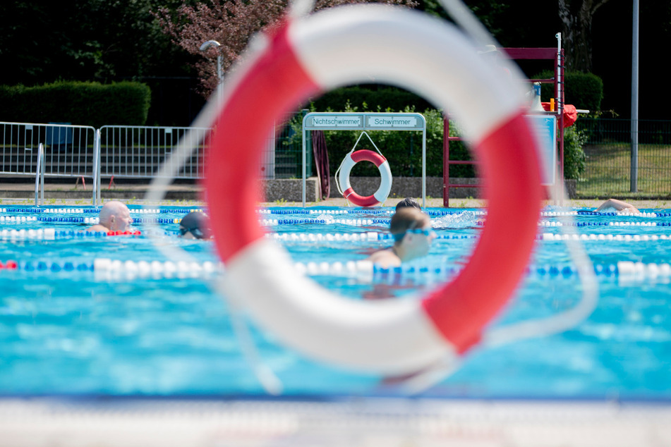 Zwei junge Schwimmschüler sollen 2019 sexuell missbraucht worden sein. (Symbolbild)
