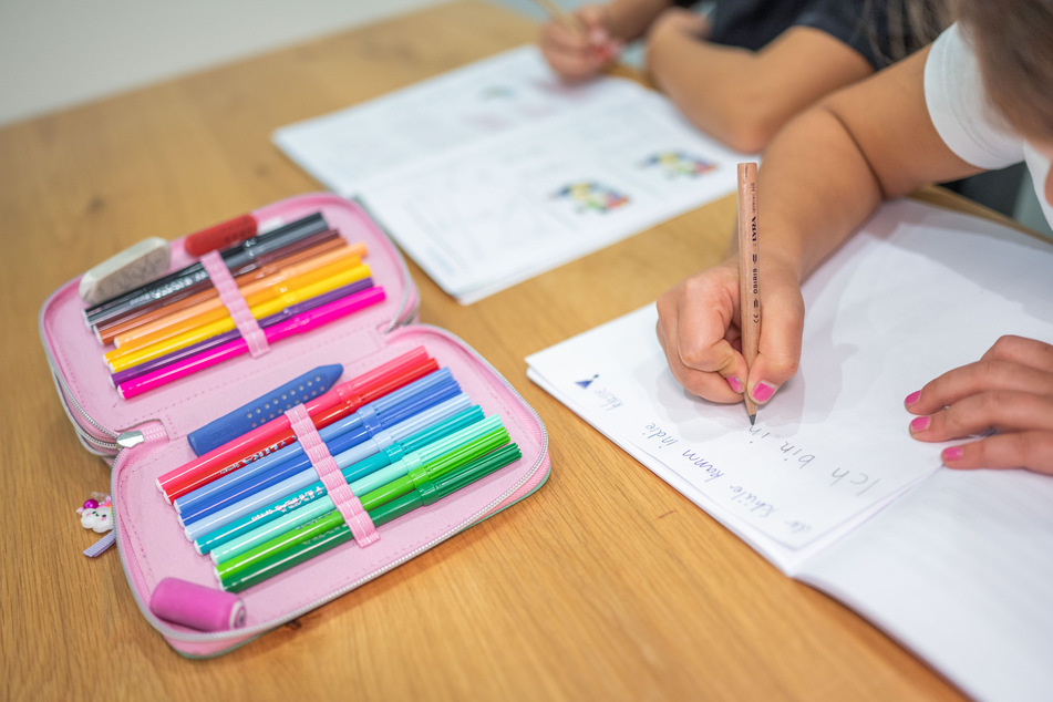 Bis zur Einschulung sollen alle Kinder in Bayern ausreichend Deutschkenntnisse haben. (Symbolbild)