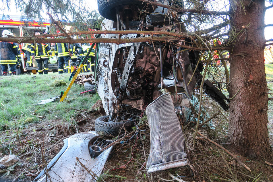 Horror-Crash im Erzgebirge: Frau schwer verletzt