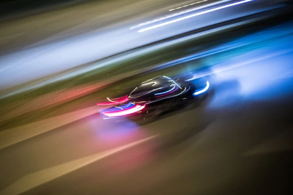 Die Polizei sucht weitere Verkehrsteilnehmer, die durch den Porsche-Fahrer genötigt wurden. (Symbolbild)