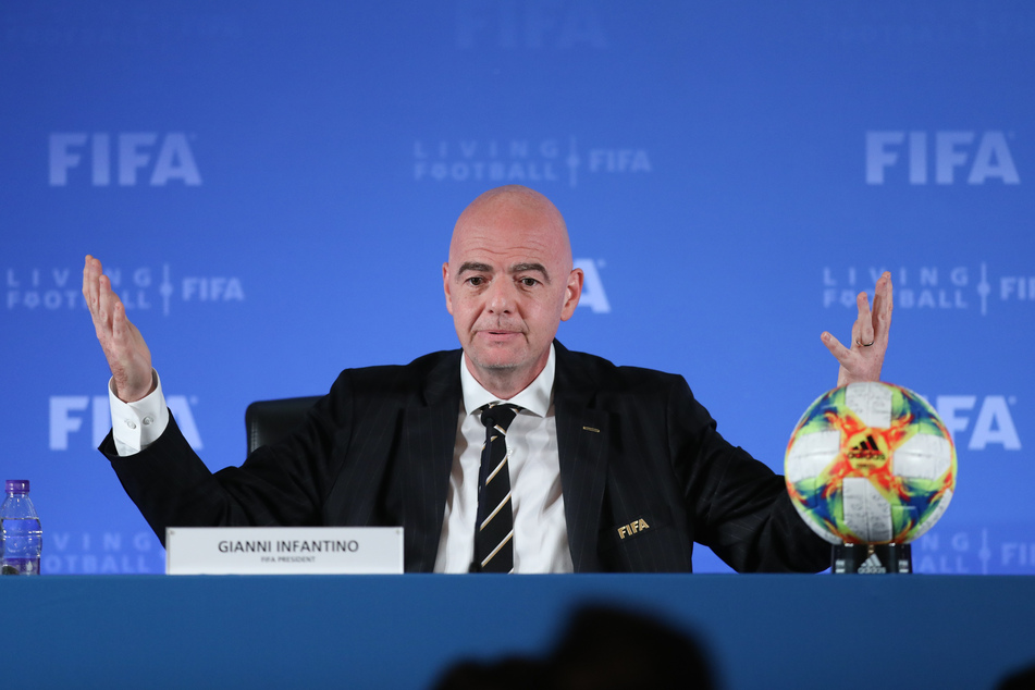 Ohne Konkurrenz kann es wohl keine andere Lösung geben: Gianni Infantino (53) bestätigte Saudi-Arabien als WM-Gastgeber 2034.