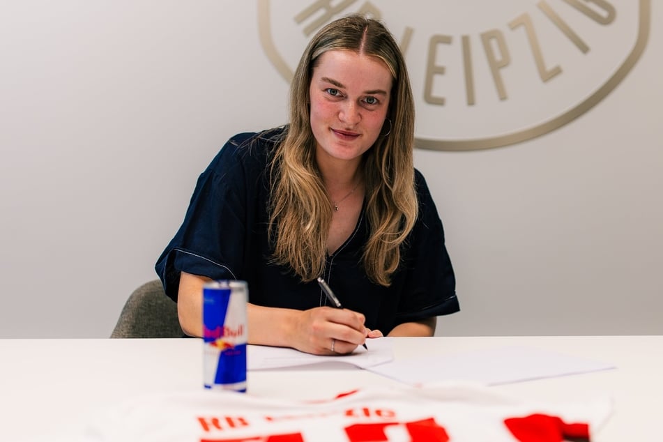 Charlotte Hulst (23) geht zukünftig für die RBL-Frauen auf Torejagd.
