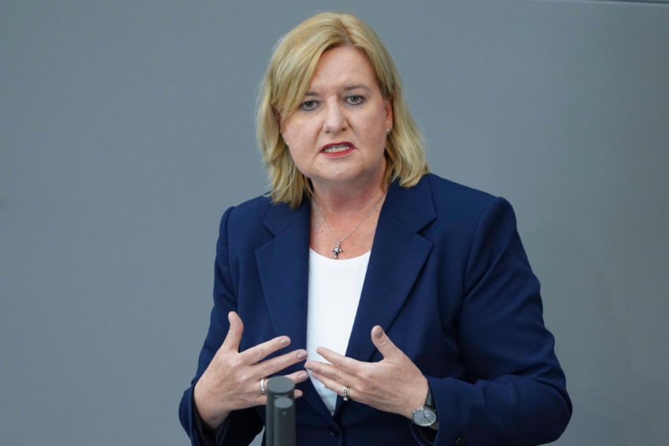 Bremens Innensenatorin Dr. Eva Högl (57) fand zu dem Farbanschlag deutliche Worte. (Archivfoto)