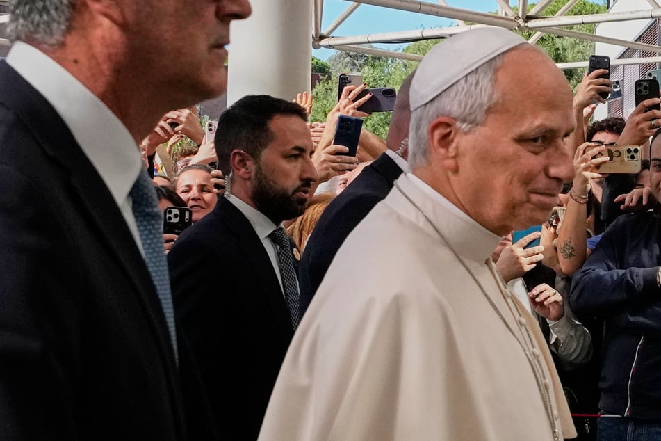 Ärzte-Team teilt Schock-Diagnose: Papst Leo hat Lungenkrebs