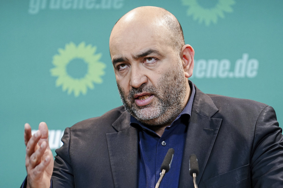 Omid Nouripour (46, Die Grünen) spricht sich für mehr Waffenlieferungen in die Ukraine aus.