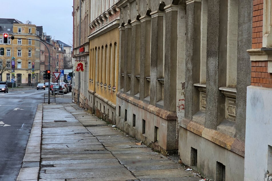 In der Fürstenstraße ist am Samstagabend ein Mann schwer verletzt worden.