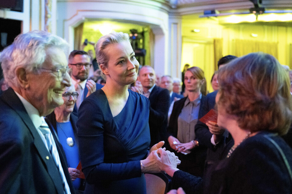 Julia Nawalnaja (47) nahm die Auszeichnung entgegen. Unter den Gratulanten auch Daniela Schadt (64), Lebensgefährtin von Bundespräsident a.D. Joachim Gauck (84).