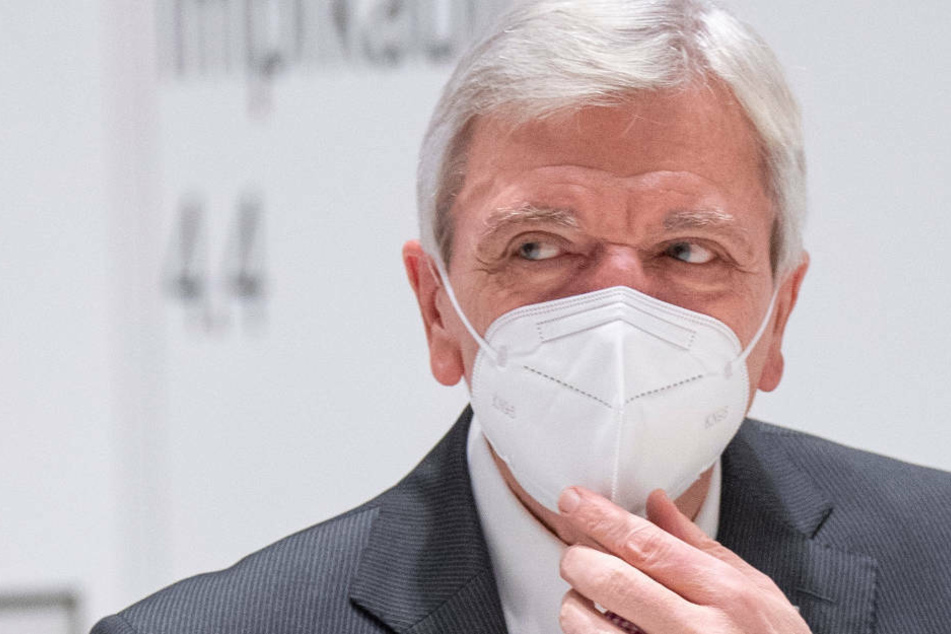 Am Montag besuchte Hessens Ministerpräsident Volker Bouffier das künftige Corona-Impfzentrum im Rhein-Main-Congress-Centrum (RMCC).