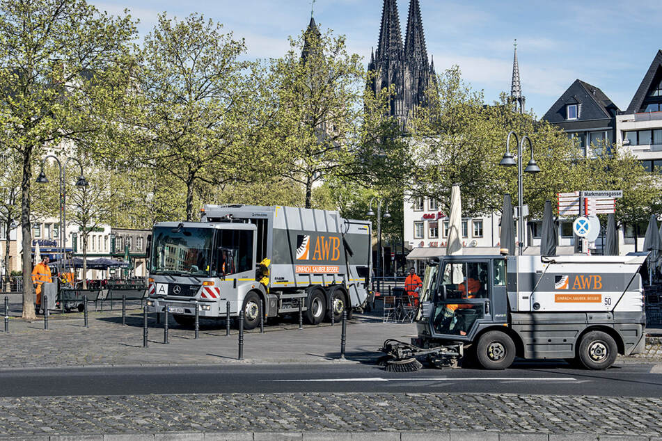 Die Kölner Abfallwirtschaftsbetriebe (AWB) sollen künftig zweimal im Jahr schrottreife Räder in Köln abholen.