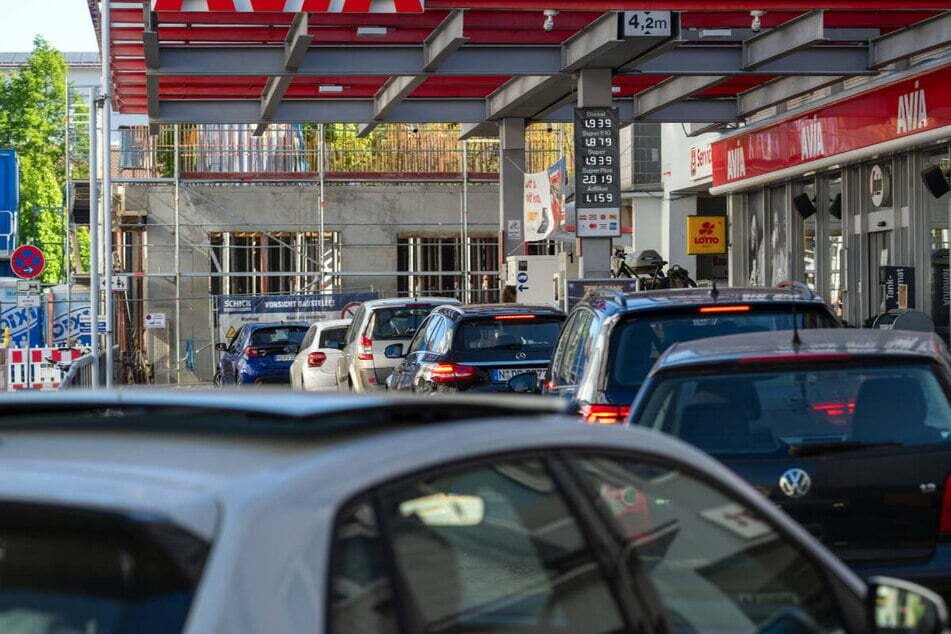 Ein staatlich festgelegter Höchstpreis könnte laut ADAC-Einschätzung kurzfristig vor extremen Preisspitzen schützen. (Symbolfoto)
