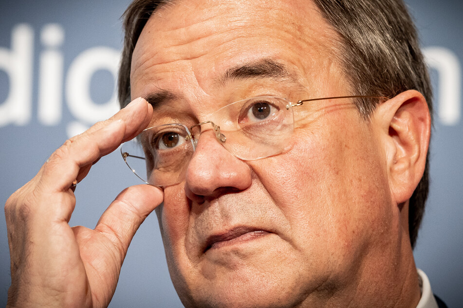 Armin Laschet (60, CDU) hat sich im Kampf gegen Kindesmissbrauch im Internet für den Einsatz von Vorratsdatenspeicherung stark gemacht.