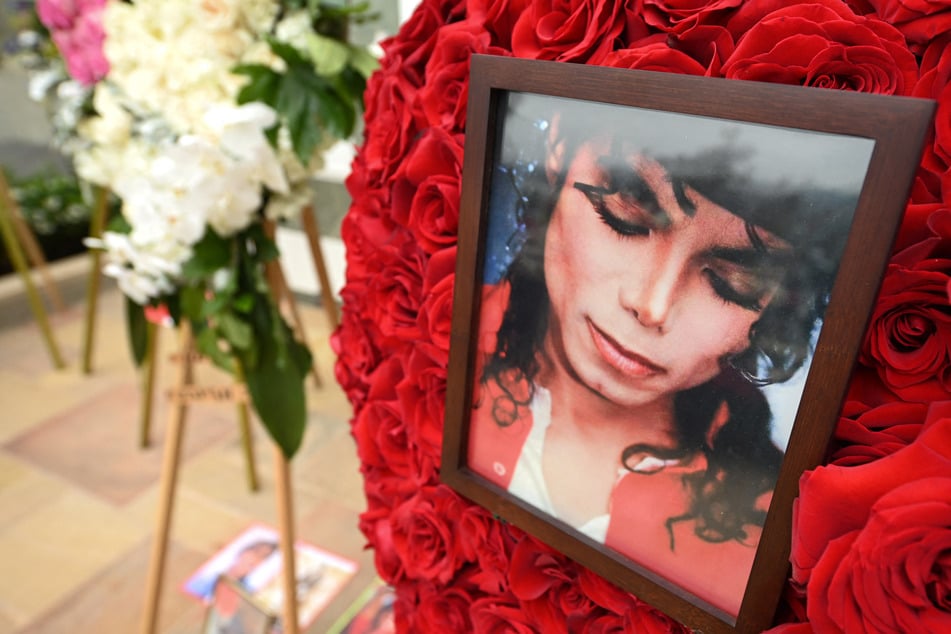 Michael Jackson died in 2009 at the age of 50 years old.