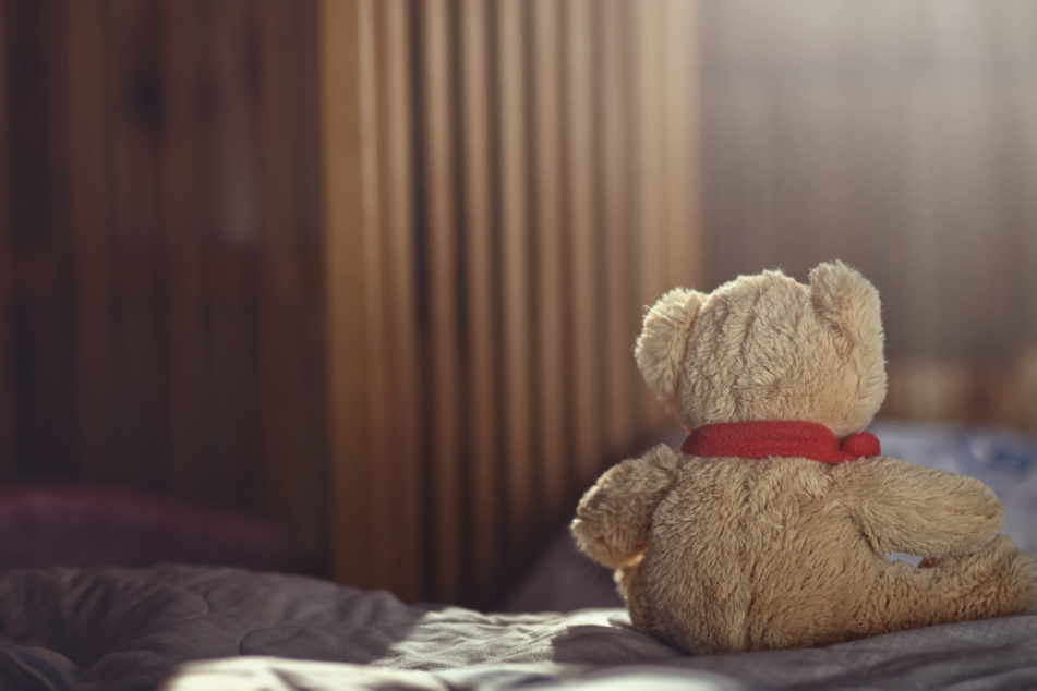 Die offenbar ohnmächtig gewürgte Mutter wurde durch das schreiende Baby wach.