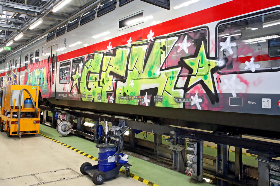 Seit fast 13 Jahren ist das ICE-Instandhaltungswerk Leipzig mittlerweile in Betrieb. Jede Nacht werden dort Züge kontrolliert, gereinigt und gewartet.