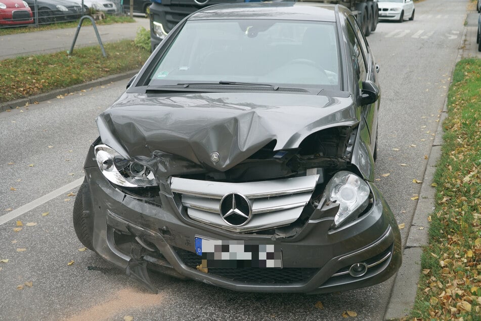 Am Mittwoch sind in Hamburg bei einem Unfall zwei Autos zusammengekracht.
