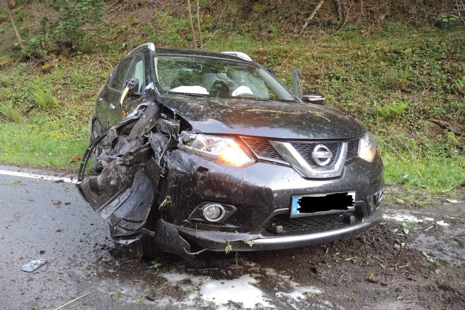 Am Nissan entstand ein Totalschaden.