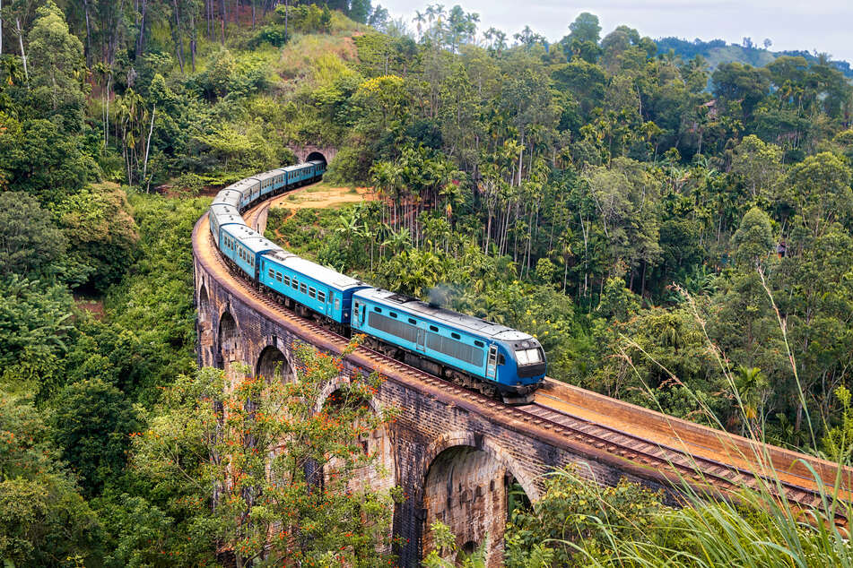 Eine Reise mit dem "Podi Menike" gehört für viele Sri-Lanka-Urlauber einfach dazu. Nun kam es auf der knapp 300 Kilometer langen historischen Zugstrecke zu einem fürchterlichen Unglück.