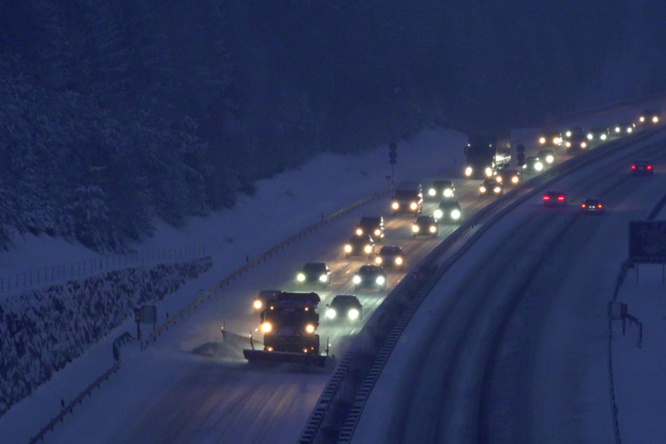 Schneefall sorgt für mehrere Unfälle auf Thüringens Autobahnen
