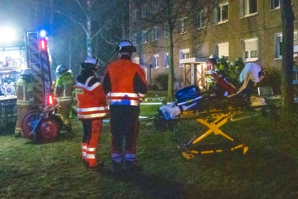 Die Brandenburger Feuerwehr war am Montag bei einem Plattenbau in Cottbus im Einsatz.