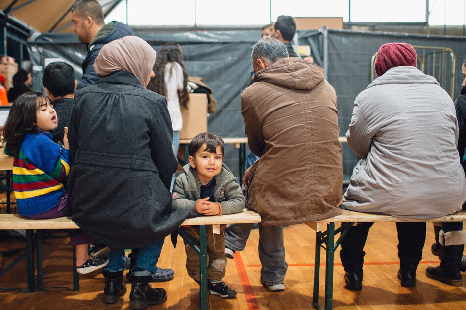 Schutzsuchende in Schulturnhallen wie zu Hochzeiten der Flüchtlingskrise von 2015? Das könnte in Sachsen schon bald wieder an der Tagesordnung sein.