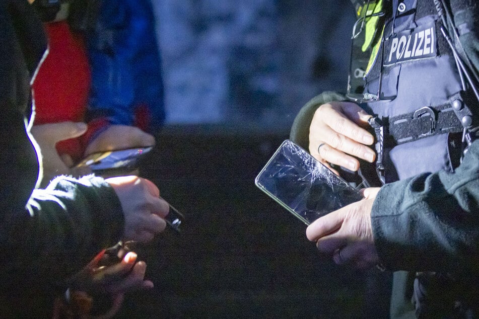 Das Display des Smartphones war stark zersplittert.