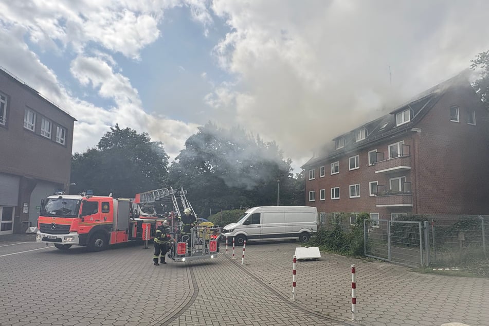 Im Hamburger Stadtteil Alsterdorf hat es am Dienstag einen Brand in einem Mehrfamilienhaus gegeben.