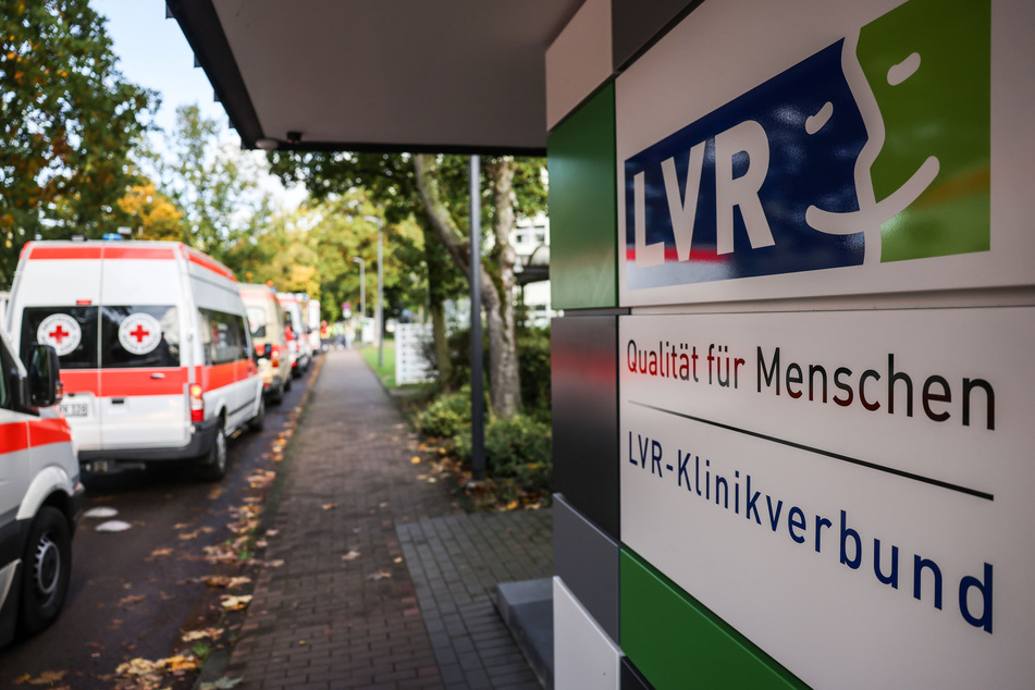 Der 30-Jährige wurde nach der Attacke im Kölner Hauptbahnhof in eine LVR-Klinik gebracht. (Archivbild)