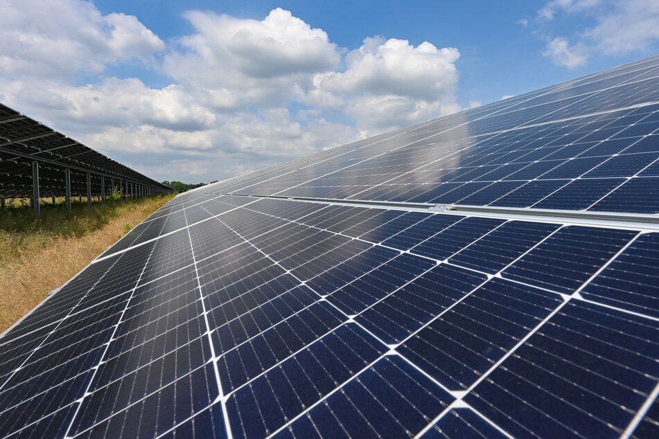 Künftig können in NRW auch bestimmte, für die Landwirtschaft wenig ertragreiche Flächen für die Errichtung von Solaranlagen genutzt werden.