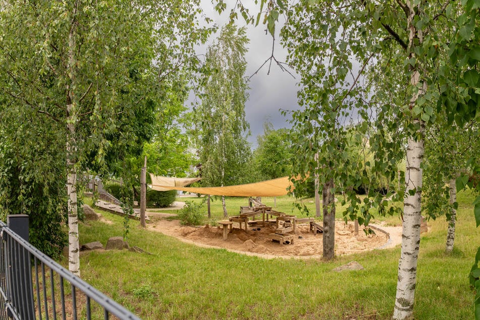 Noch ist unklar, wie es mit dem Spielplatz weitergehen soll - ebenso wie mit Spielplätzen anderer Kitas, die geschlossen werden.