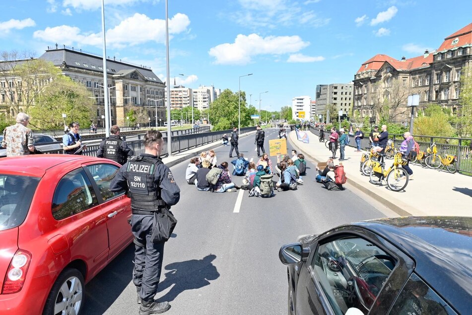 Am Samstag protestierte die "Letzte Generation" in Dresden.
