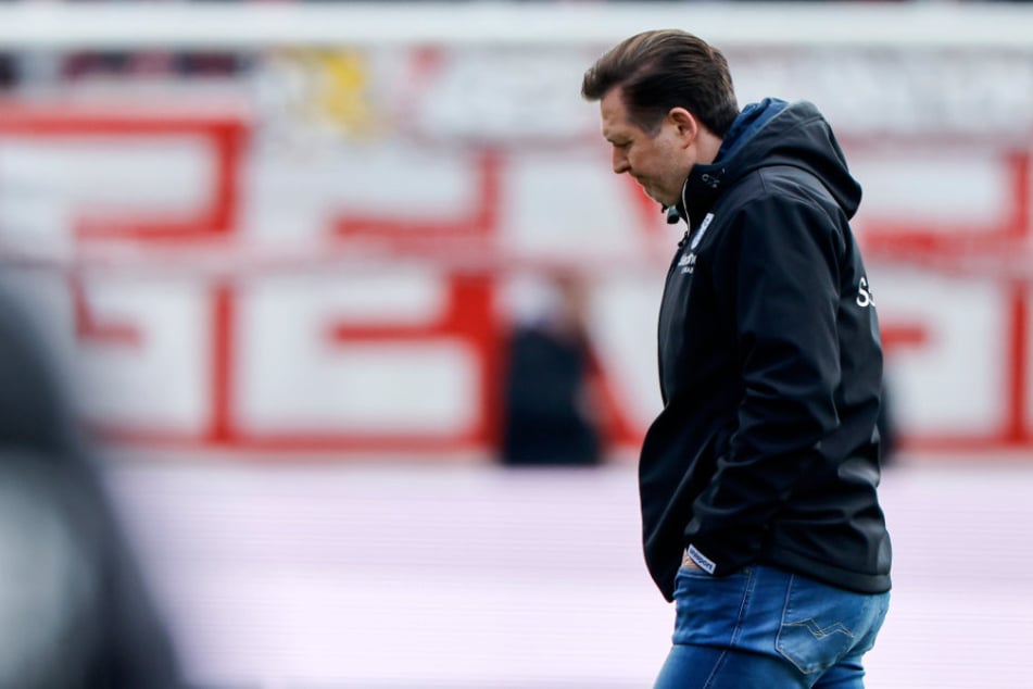 Nach dem 2:2 in Regensburg gab es auch für FCM-Trainer Christian Titz (52) einen Grund zum Ärgern.