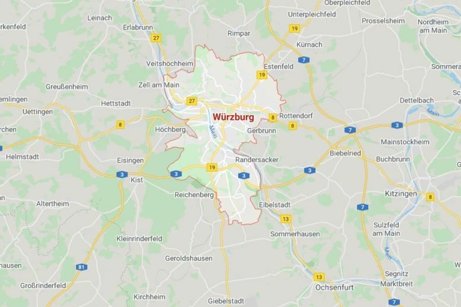 Nach Angaben des Landratsamtes Würzburg handelt es sich um einen über 90-jährigen Patienten mit Vorerkrankungen.