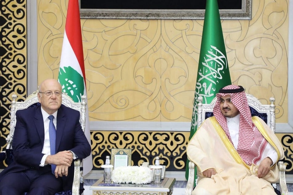 Arab and Muslim leaders fly to Saudi Arabia for talks on Israel's wars