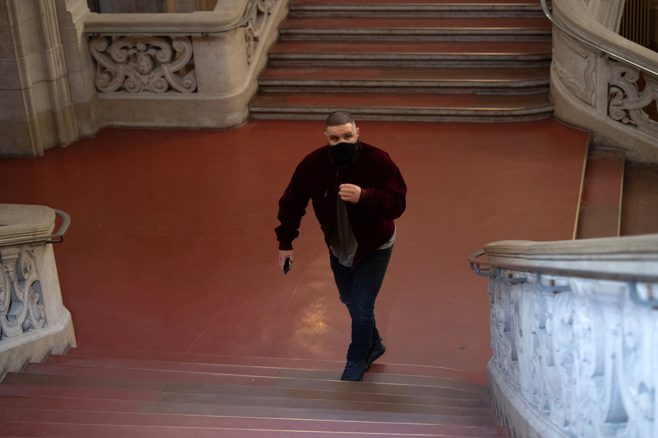 Der Prozess gegen Rapper Fler (38) muss unterbrochen werden.