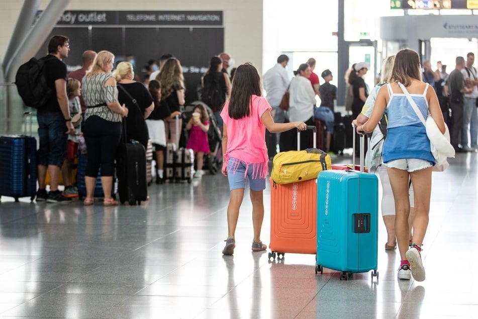 Vor allem am ersten Ferienwochenende werden am Stuttgarter Flughafen zahlreiche Reisende erwartet.